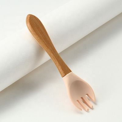 식품 등급 실리콘은 나무 손잡이와 열 저항성을 분기시키고 숟가락으로 뜹니다