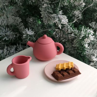 최신 아이 장난감 BPA 무료 식품 등급 17pcs 세트 실리콘 컵 스푼 코스트 디저트 차기 장난감 키트