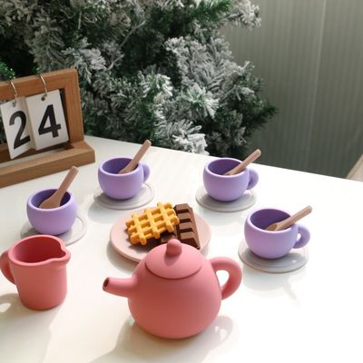 최신 아이 장난감 BPA 무료 식품 등급 17pcs 세트 실리콘 컵 스푼 코스트 디저트 차기 장난감 키트