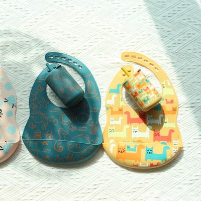 OEM 청소하기 쉬운 실리콘 베이비 비브 0-4 년 된 아기 먹이 인쇄 실리콘 비브 컵