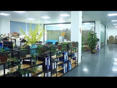 음식을 먹는 아기를 위한 만화 귀여운 실리콘 흡인판 자동차 모양